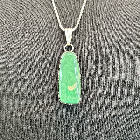 STERLING SILVER 925 Green turquoise Pendant. (Free necklace included) - Picture 3 of 5